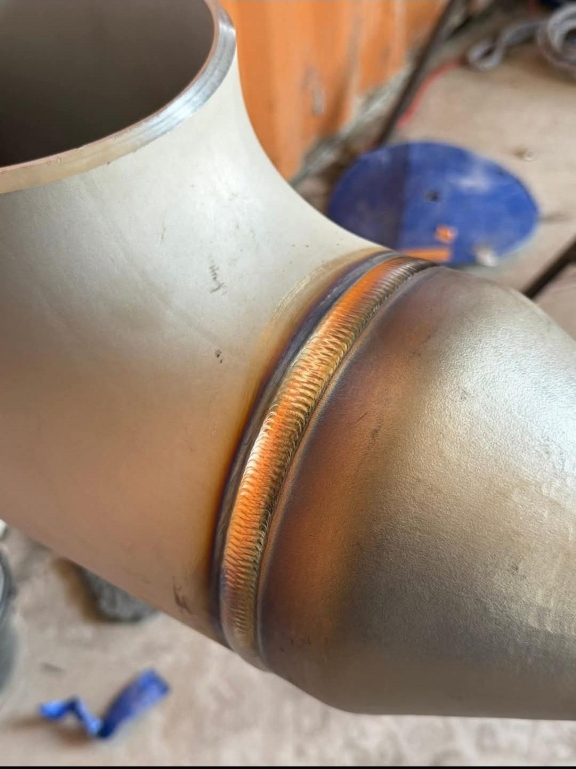 Detalle de soldadura TIG de alta precisión